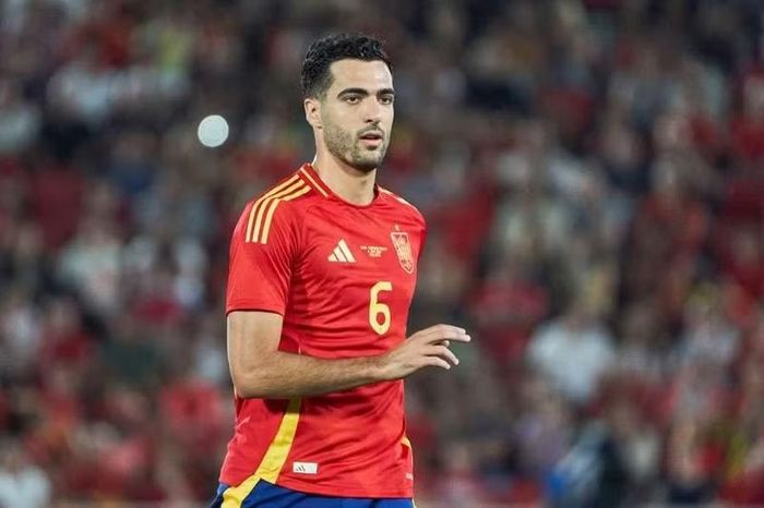 Chia sẻ với FIFA, Mikel Merino nhận định: “World Cup là giải đấu mà mọi đứa trẻ đều mơ ước. Tôi đã vô địch EURO, thi đấu Cúp C1 và Premier League, nhưng không có sân khấu nào lớn hơn World Cup cùng đội tuyển quốc gia”.