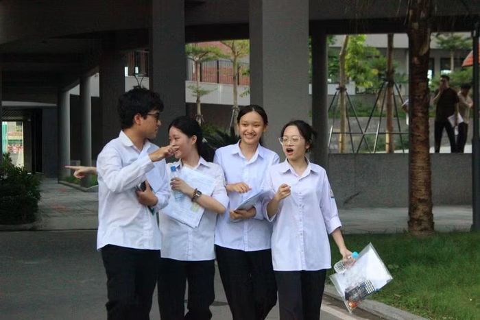 Thí sinh Hà Tĩnh hoàn thành môn thi thứ 2 với tinh thần thoải mái.