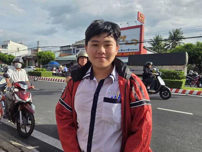 Nam sinh Nguyễn Phát Tài cho biết sẽ nỗ lực hơn nữa cho 2 môn thi tự chọn vào sáng 12/6.