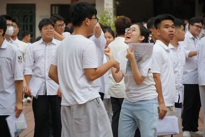 Thí sinh sau khi hoàn thành bài thi môn Toán.