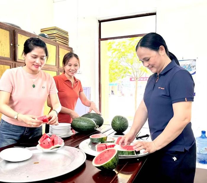 Nguồn động viên tinh thần lớn lao đối với học sinh.
