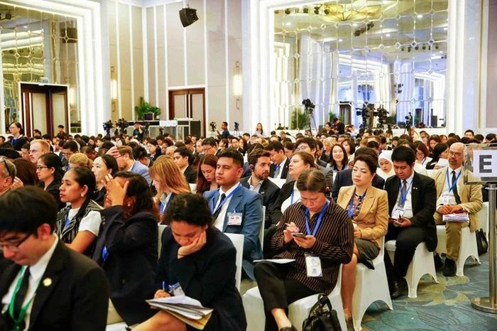 Việt Nam đang ngày càng chủ động đề xuất các sáng kiến khu vực, trong đó có Diễn đàn Tương lai ASEAN. Theo ông, Việt Nam có thể tạo dấu ấn riêng gì trong tiến trình phát triển của ASEAN trong thập kỷ tới?