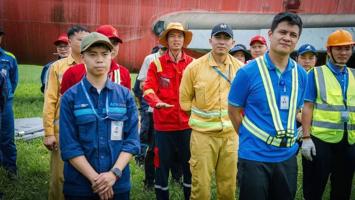 Tham gia khóa học có 33 cán bộ, nhân viên đến từ 5 đơn vị trực thuộc Cảng HKQT Nội Bài, cùng đại diện các hãng hàng không và đơn vị phục vụ mặt đất đang hoạt động tại sân bay.