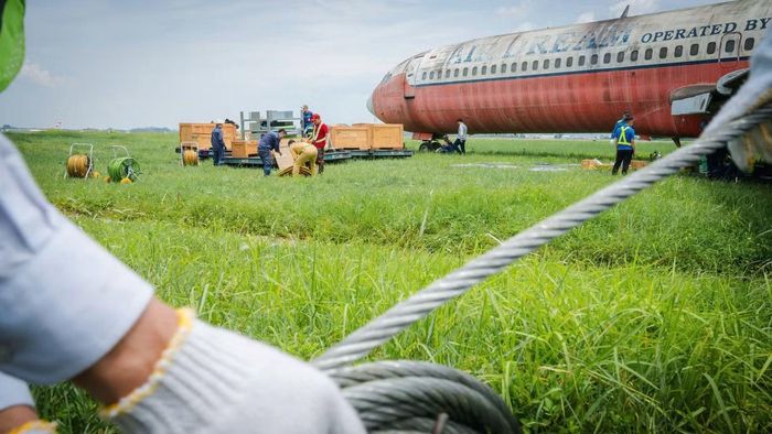 Theo đại diện Cảng Hàng không quốc tế (HKQT) Nội Bài, đơn vị vừa được đầu tư đồng bộ bộ thiết bị cứu hộ máy bay hiện đại theo tiêu chuẩn quốc tế và tổ chức khóa bồi dưỡng nghiệp vụ cứu hộ máy bay diễn ra từ ngày 1/6 đến 11/6 với tổng thời lượng 88 giờ.