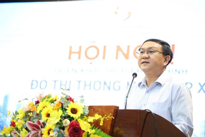 Giám đốc Sở Khoa học và Công nghệ TPHCM Lâm Đình Thắng thông tin tại buổi lễ.