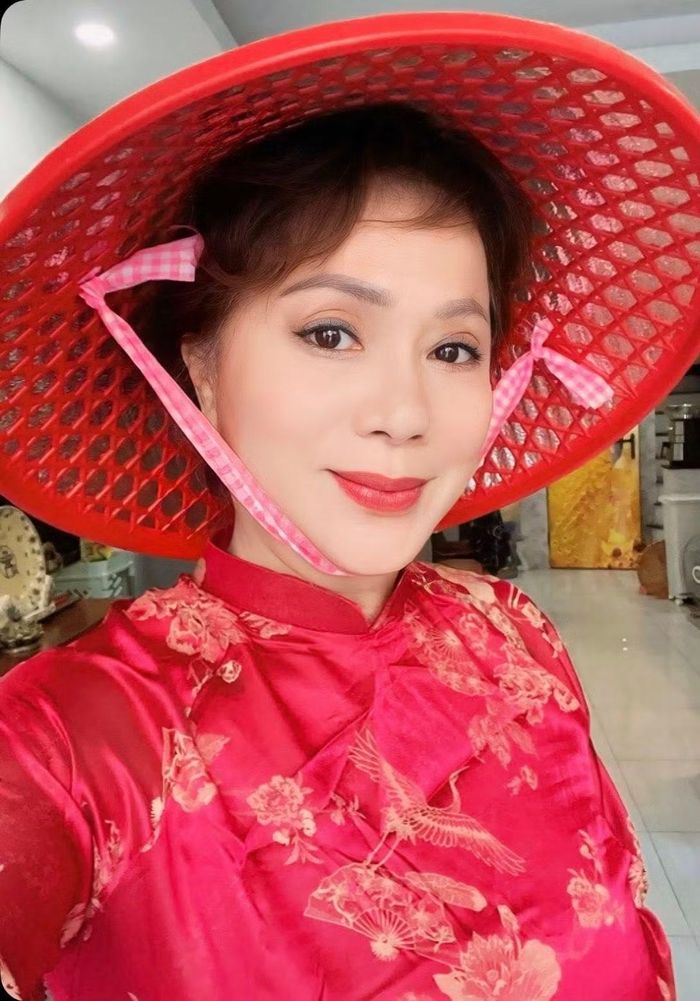 NSND Hương Dung kể câu chuyện của bản thân để những khách hàng sang nhượng kỳ nghỉ đề cao cảnh giác.