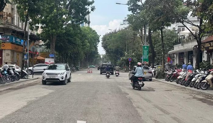 Tuyến phố Lý Thường Kiệt đoạn giao với Quán Sứ đã được dỡ rào, hoàn trả mặt bằng.