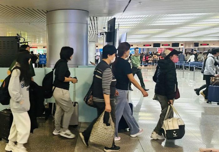 Hành khách tại sân bay Tân Sơn Nhất. Ảnh: CTV.