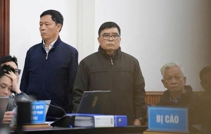 Cựu Thiếu tướng Nguyễn Duy Cường (trái) và cựu Thiếu tướng Hoàng Viết Quang.