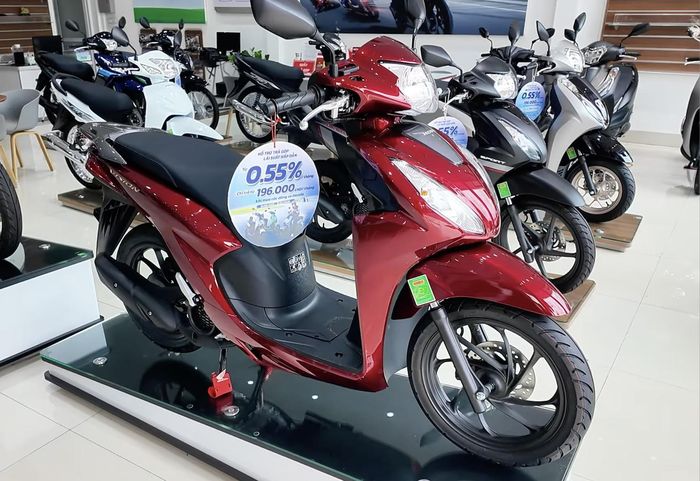 Nhiều mẫu xe máy Honda cũng bán chênh, mức cao nhất gần 10 triệu đồng. 