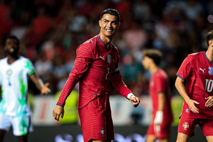 Sau giờ giải lao, CR7 vẫn chưa có duyên ghi bàn