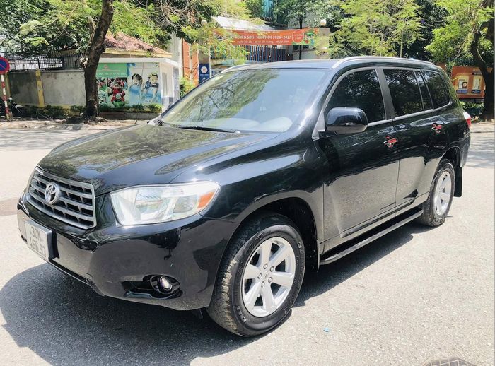 Toyota Highlander LE 3.5 V6 4x4 đời 2007 nhập khẩu từ Mỹ.