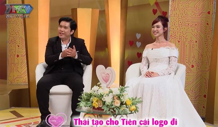 Vợ chồng Thủy Tiên trên sóng Vợ chồng son. Ảnh cắt từ clip