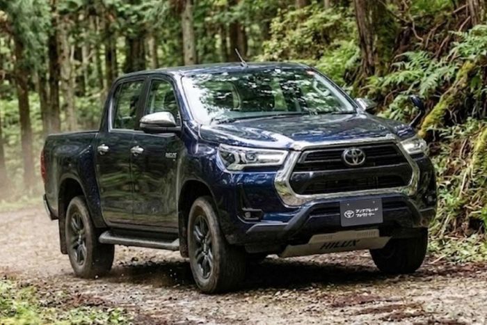 Tấm chắn gầm lắp trên Toyota Hilux đời cũ có cấu tạo đặc biệt giúp xe ổn định hơn khi chạy ở tốc độ cao. Ảnh: TMC