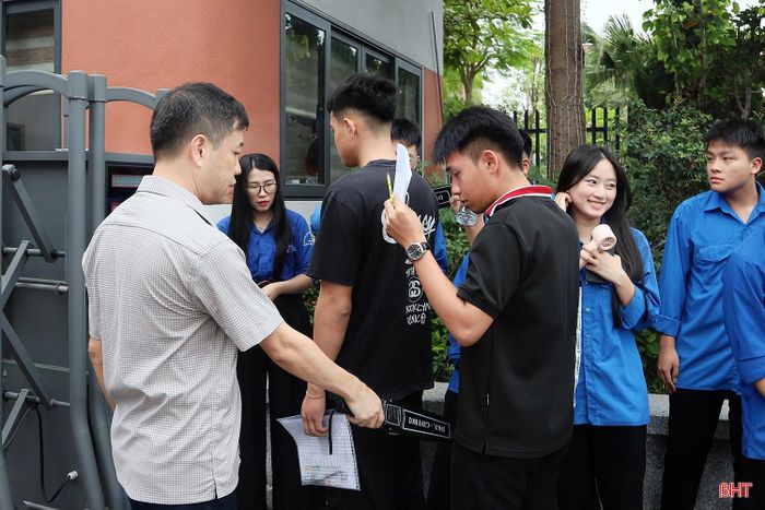 Các lực lượng đã nỗ lực triển khai đồng bộ các nhiệm vụ, góp phần bảo đảm kỳ thi diễn ra an toàn, nghiêm túc và đúng quy chế.