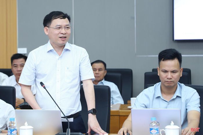 Ông Nguyễn Đức Thắng – Phó Giám đốc Sở Tài chính cho rằng, để triển khai hiệu quả Luật HTX năm 2023 và tạo bước đột phá cho KTTT Hà Tĩnh trong giai đoạn tới, cần tập trung hoàn thiện cơ chế phân bổ nguồn lực, khơi thông tín dụng, đẩy mạnh xã hội hóa và đổi mới chính sách hỗ trợ nguồn nhân lực, chuyển đổi số.
