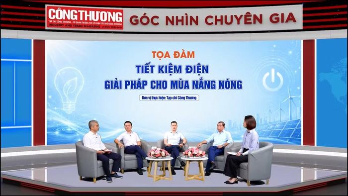 Tọa đàm “Tiết kiệm điện: Giải pháp cho mùa nắng nóng”. (Ảnh: PV/Vietnam+)