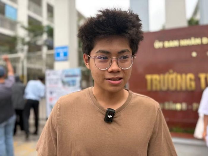 Lê Việt Hùng, Trường Ngôi Sao – Hoàng Mai cho hay em hoàn thành bài thi trước giờ. (Ảnh: PV/Vietnam+)