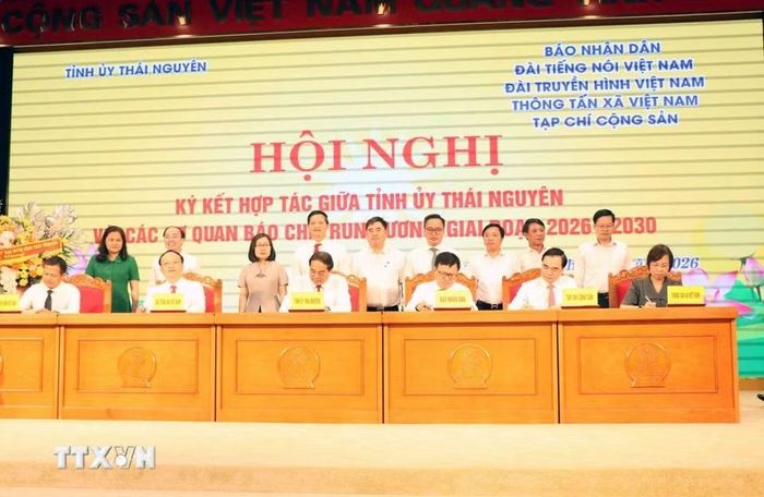Lễ ký kết hợp tác giữa Tỉnh ủy Thái Nguyên và các cơ quan báo chí Trung ương giai đoạn 2026-2030. (Ảnh: Trần Trang/TTXVN)