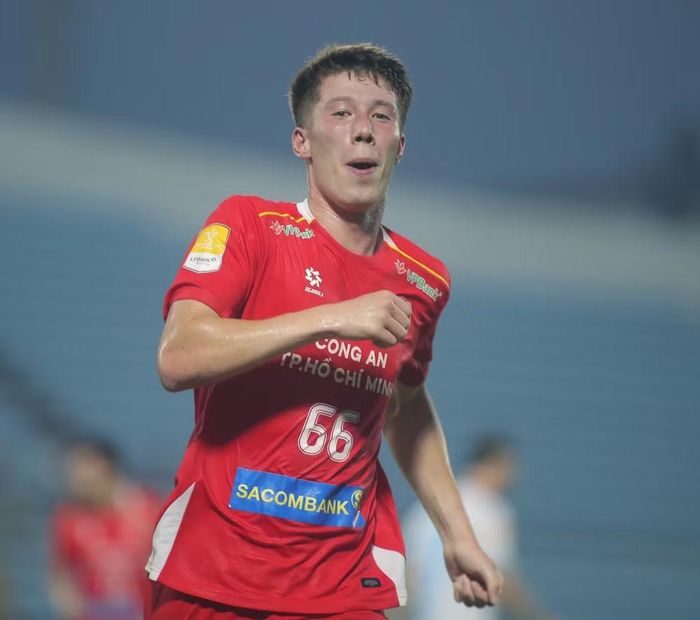 Tiền đạo Lee Williams lập công trong chiến thắng 4-2 của Công an Thành phố Hồ Chí Minh. (Ảnh: catphcmfc)