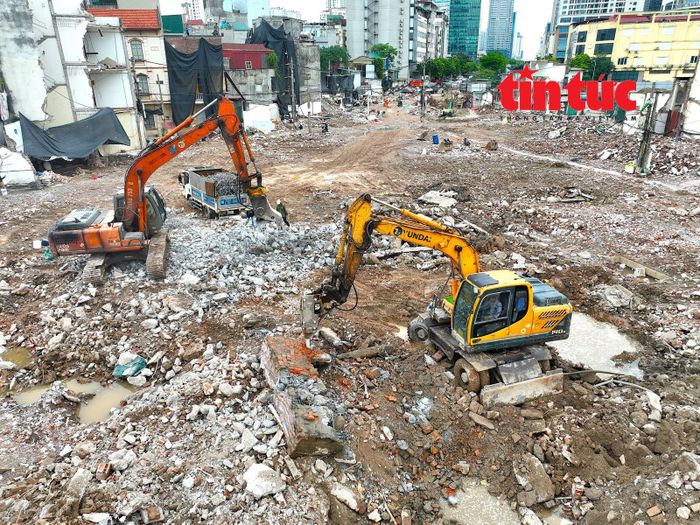 Sau khi tiếp nhận mặt bằng sạch, nhà thầu sẽ tổ chức thi công đồng bộ trên toàn tuyến.