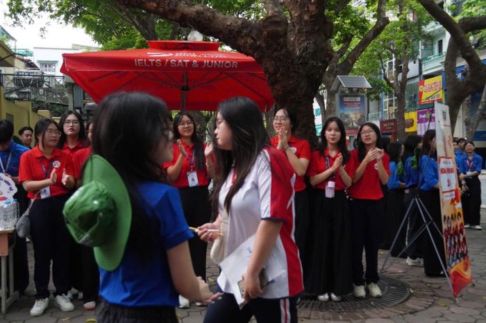 Điểm thi tại Trường Trần Phú (Hoàn Kiếm, Hà Nội).