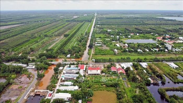 Những vùng đất "khó" đang trở thành nơi đáng sống vì sự đột phá trong thay đổi tư duy kinh tế nông nghiệp. Ảnh: Huỳnh Anh/TTXVN