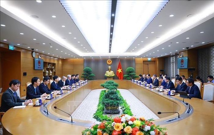 Thủ tướng Lê Minh Hưng tiếp Chủ tịch Cơ quan Hợp tác quốc tế Nhật Bản (JICA) Tanaka Akihiko. Ảnh: Dương Giang/TTXVN