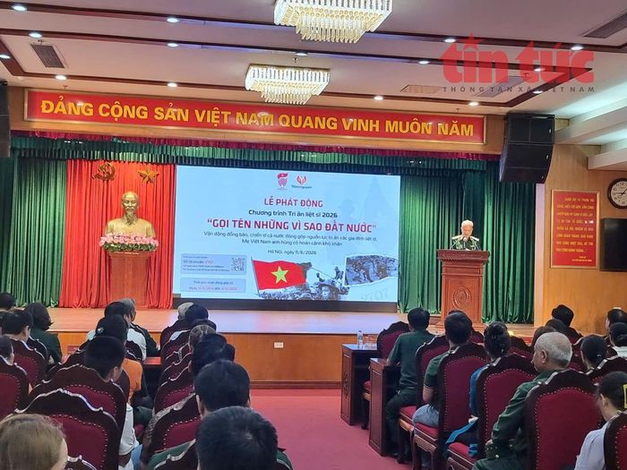 Quang cảnh lễ phát động.