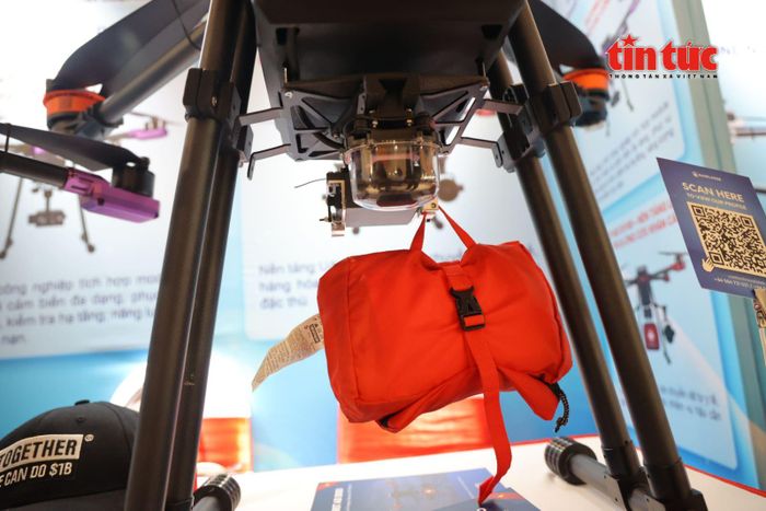 UAV vận tải và ứng cứu khẩn cấp.