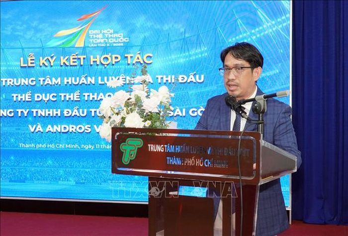 Ông Lý Đại Nghĩa, Giám đốc Trung tâm Huấn luyện và Thi đấu Thể dục thể thao TP. Hồ Chí Minh phát biểu tại lễ ký kết.