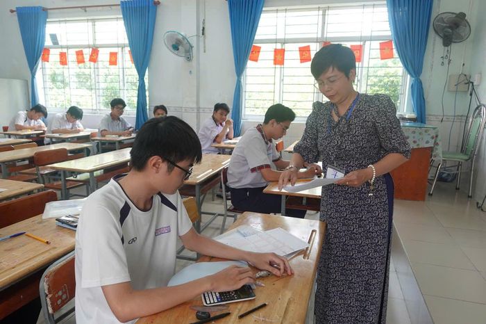 Thí sinh chuẩn bị làm bài thi môn Toán.