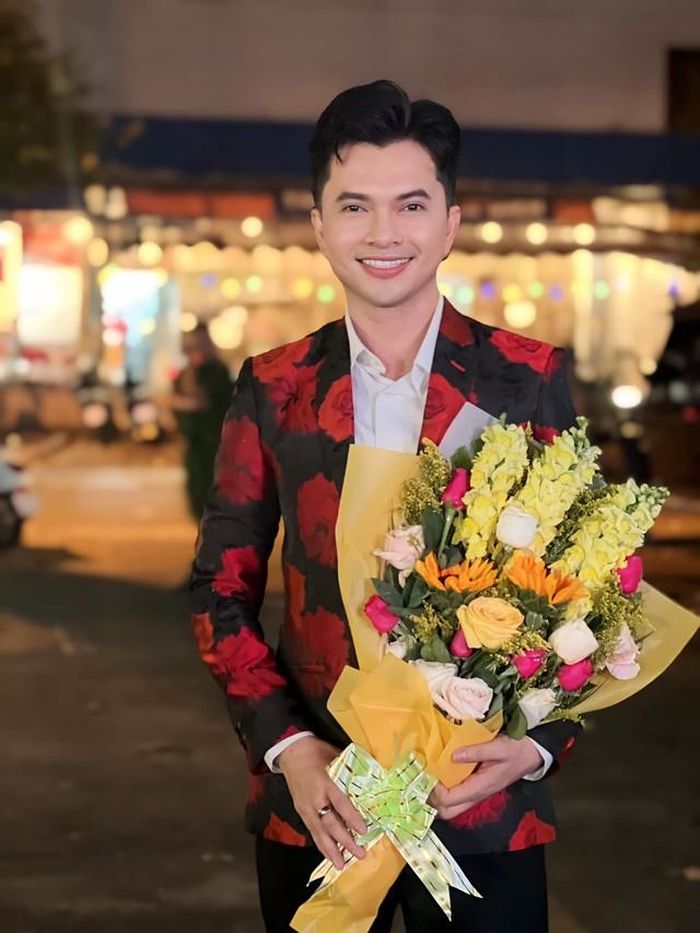Ca sĩ Nam Cường.
