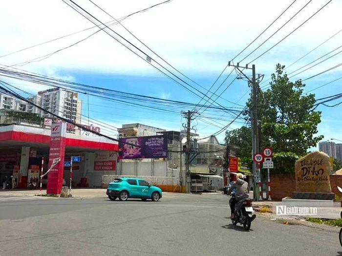 Đường An Bình giao nhau với đường Đào Trinh Nhất, phường Linh Xuân (Tp.Thủ Đức cũ) và Trần Thị Vững.