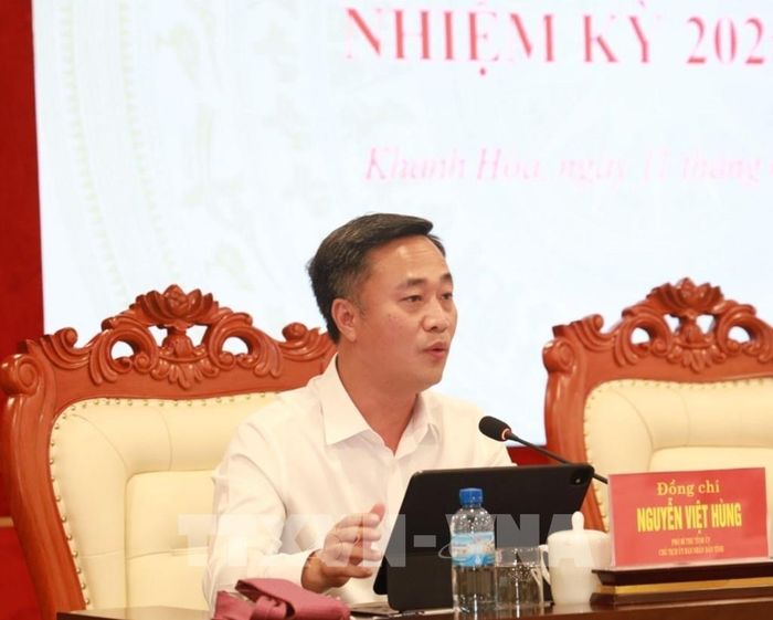 Ông Nguyễn Việt Hùng, Chủ tịch UBND tỉnh Khánh Hòa phát biểu. Ảnh: Xuân Triệu - TTXVN