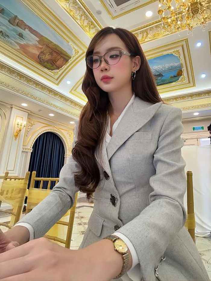 Lê Nguyễn Bảo Ngọc nhắn nhủ các sĩ tử: "Kết quả có thể mở ra một cánh cửa nhưng chính sự kiên trì và tinh thần không bỏ cuộc mới là điều đưa các bạn đi xa".