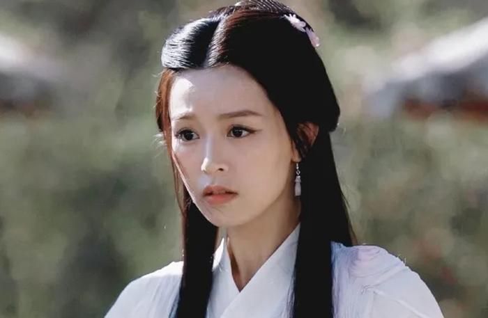 Kim Dung xây dựng Vương Ngữ Yên với vẻ đẹp thanh khiết, dịu dàng và thoát tục. 