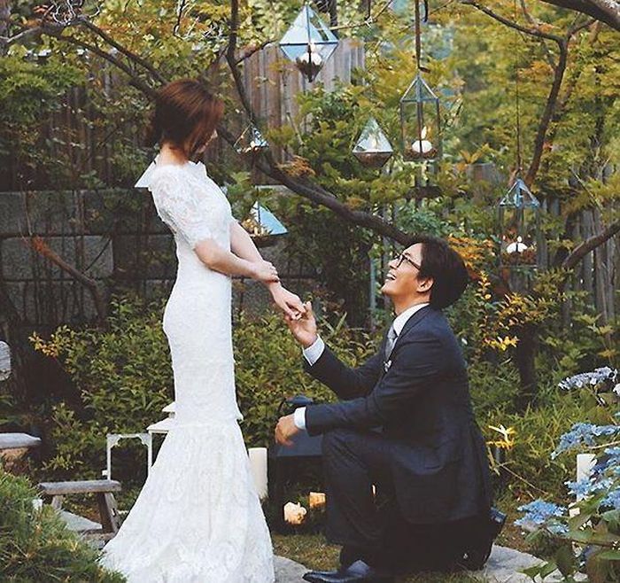 Bae Yong Joon lựa chọn lối sống khép kín từ khi kết hôn với Park Soo Jin. Ảnh: IGNV
