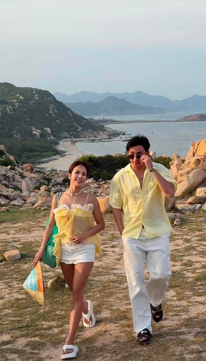 Nhiều người chúc phúc Diệp Lâm Anh và bạn trai.
