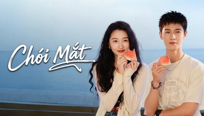 Lấy bối cảnh thanh xuân và hành trình lập nghiệp, Chói Mắt xoay quanh Tình Dã và Hình Vũ - hai người bạn đồng hành từ thời trung học đến đại học rồi chia xa vì cuộc sống. Sau tám năm, họ gặp lại giữa thành phố lớn, cùng vượt qua những thử thách trong công việc và nhận ra tình cảm chưa từng biến mất. Bộ phim khai thác sự trưởng thành của người trẻ với nhịp kể nhẹ nhàng, kết hợp yếu tố tình yêu và khát vọng xây dựng tương lai.