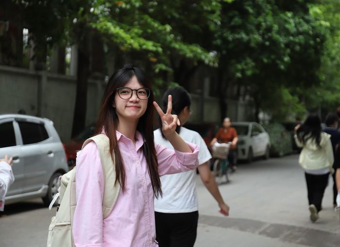 Thí sinh bước vào buổi thi đầu tiên với tâm lý thoải mái