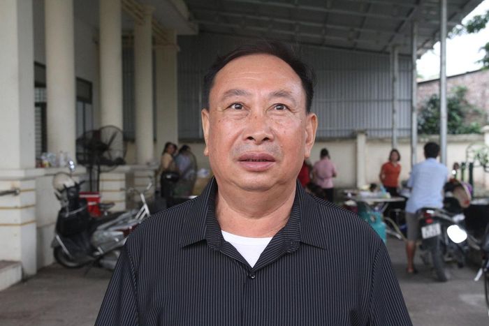 Ông Đỗ Văn Nhường (trưởng thôn Đông Lâu) chia sẻ, ý tưởng nấu cơm tiếp sức cho sĩ tử trong những ngày thi bắt nguồn từ một hộ dân trong thôn khi chứng kiến cảnh nhiều phụ huynh đưa con đi thi từ xa, phải vật vã tìm quán ăn, chỗ nghỉ trong thời tiết nắng nóng. Đến sáng ngày 11/6, đã có gần 300 người đăng ký ăn bữa ăn trưa tại nhà văn hóa thôn Đông Lâu.