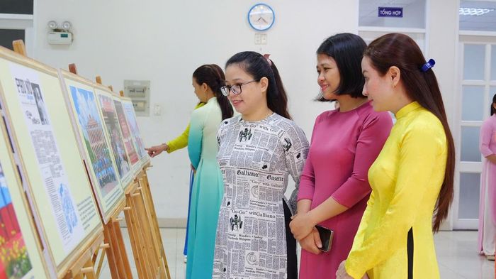 Hội LHPN TPHCM tổ chức trưng bày, triển lãm ảnh giới thiệu các dấu ấn nổi bật của phong trào phụ nữ, hoạt động Hội trong nhiệm kỳ qua chào mừng Đại hội đại biểu Phụ nữ toàn quốc lần thứ XIV