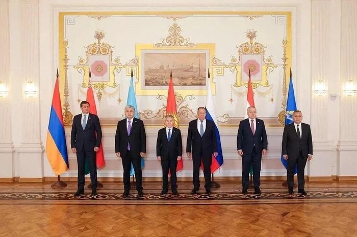 Ngoại trưởng sáu quốc gia thành viên CSTO gồm Armenia, Belarus, Kazakhstan, Kyrgyzstan, Nga và Tajikistan. Ảnh: Tân Hoa Xã