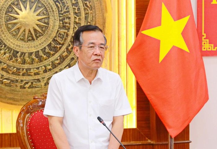 Bí thư Tỉnh ủy, Trưởng Đoàn ĐBQH tỉnh Lê Đức Thái phát biểu kết luận tại hội nghị.