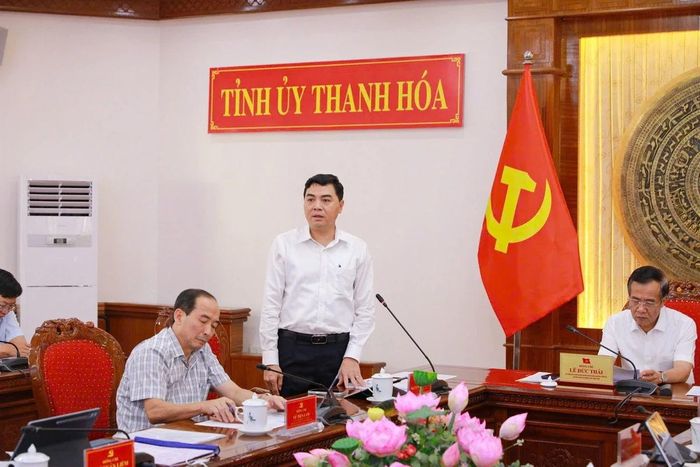 Phó Bí thư Tỉnh ủy, Chủ tịch UBND tỉnh Nguyễn Hoài Anh phát biểu tại hội nghị.