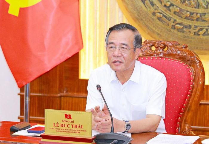 Bí thư Tỉnh ủy, Trưởng Đoàn ĐBQH tỉnh Lê Đức Thái chủ trì hội nghị.