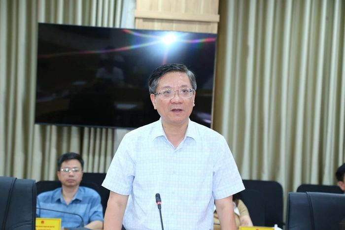 Các đại biểu tham gia phát biểu tại phiên họp.
