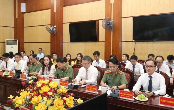Đại diện các đơn vị, doanh nghiệp tham gia ký kết.
