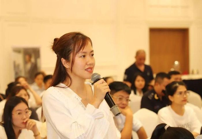 Đại diện doanh nghiệp nêu ý kiến tại hội nghị.